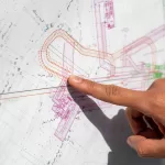 نقشه مترو کوهسار - مهندس در حال نشان دادن محل گالری دسترسی است.
